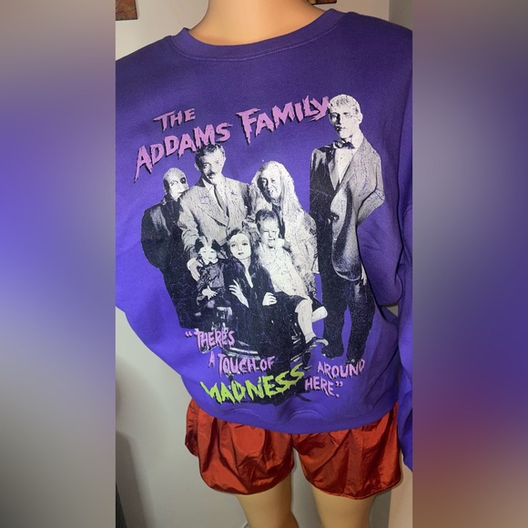 NEW THE ADDAMS FAMILY SWEATER SIZE M - Picture 2 of 5
